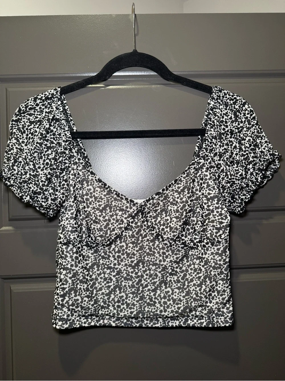 Abound Black and White Spotted Puff Sleeve Crop Top